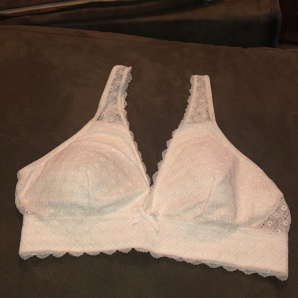 White lace bralette